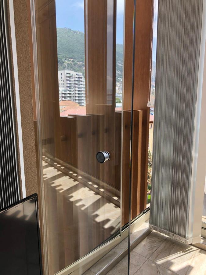 Westone Suite710-Hosted By Sweetstay Гибралтар Екстериор снимка