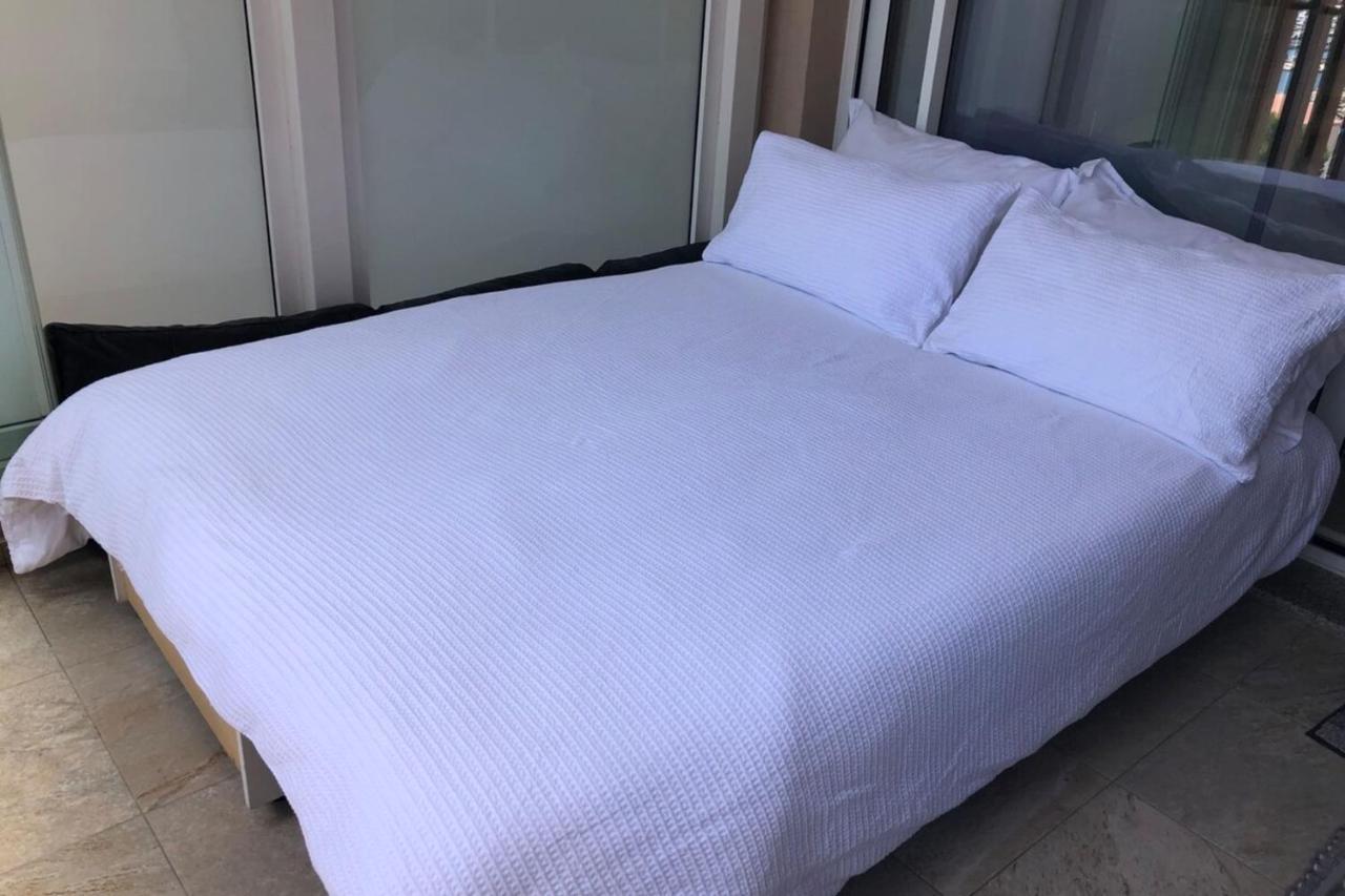 Westone Suite710-Hosted By Sweetstay Гибралтар Екстериор снимка